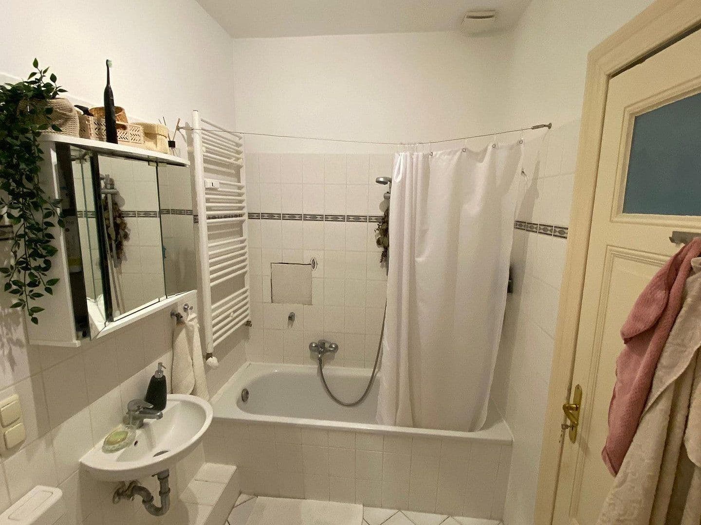 Pronájem bytu 2+1 46 m², Großbeerenstr. 159, Potsdam, Braniborsko Pronájem bytu 2+1 46 m², Großbeerenstr. 159, Potsdam, Braniborsko