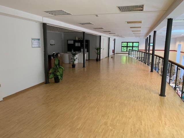 Prodej kanceláře 4.093 m², Dresden, Sasko Prodej kanceláře 4.093 m², Dresden, Sasko