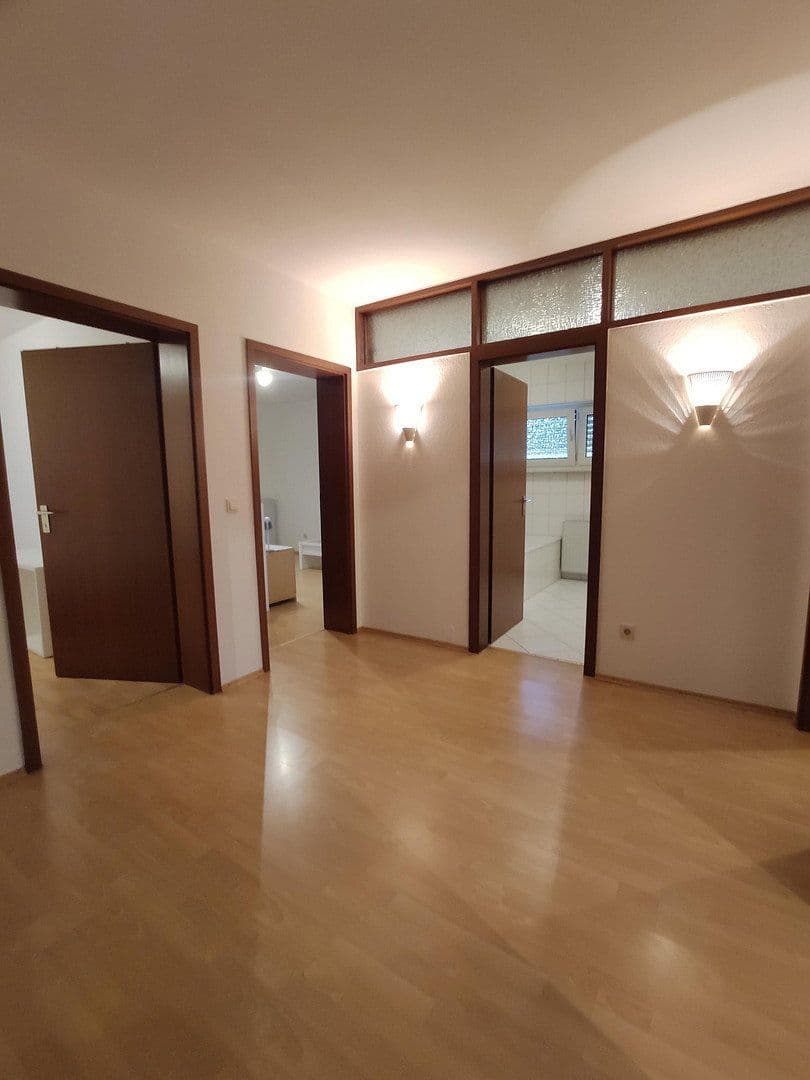 Pronájem domu 250 m², pozemek 300 m², Offenbach-Rumpenheim, Hessen Pronájem domu 250 m², pozemek 300 m², Offenbach-Rumpenheim, Hessen
