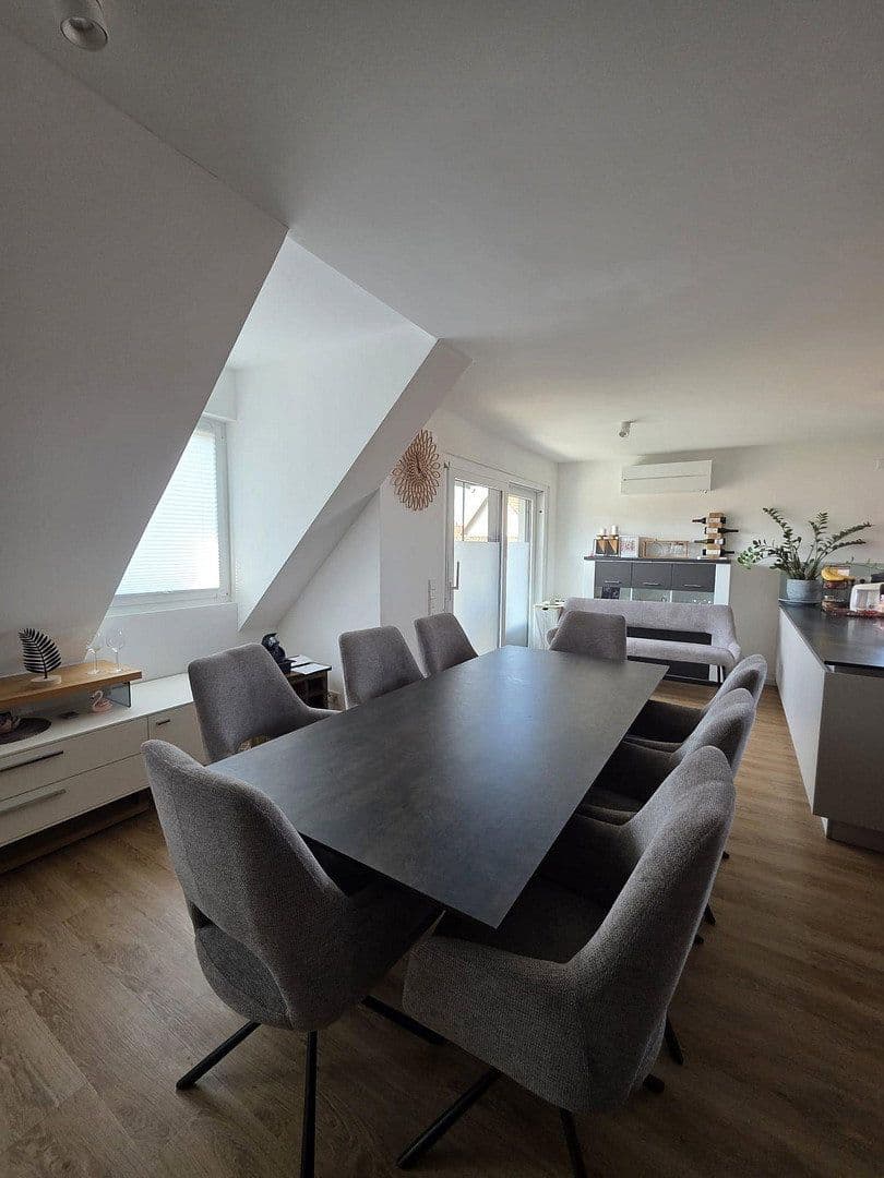 Pronájem bytu 4+kk 110 m², Krähenstraße 7, Fellbach, Bádensko-Württembersko Pronájem bytu 4+kk 110 m², Krähenstraße 7, Fellbach, Bádensko-Württembersko