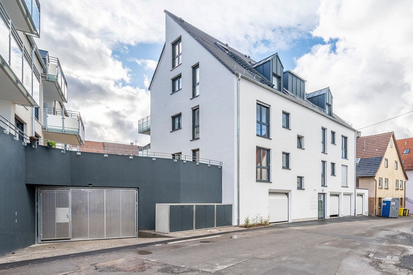 Pronájem bytu 4+kk 110 m², Krähenstraße 7, Fellbach, Bádensko-Württembersko Pronájem bytu 4+kk 110 m², Krähenstraße 7, Fellbach, Bádensko-Württembersko