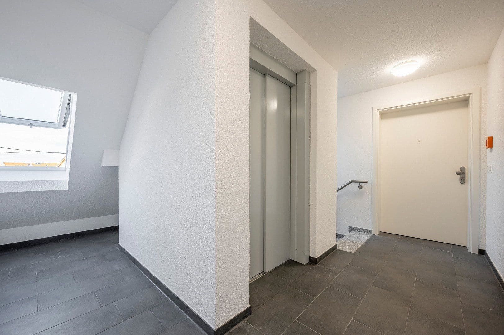 Pronájem bytu 4+kk 110 m², Krähenstraße 7, Fellbach, Bádensko-Württembersko Pronájem bytu 4+kk 110 m², Krähenstraße 7, Fellbach, Bádensko-Württembersko