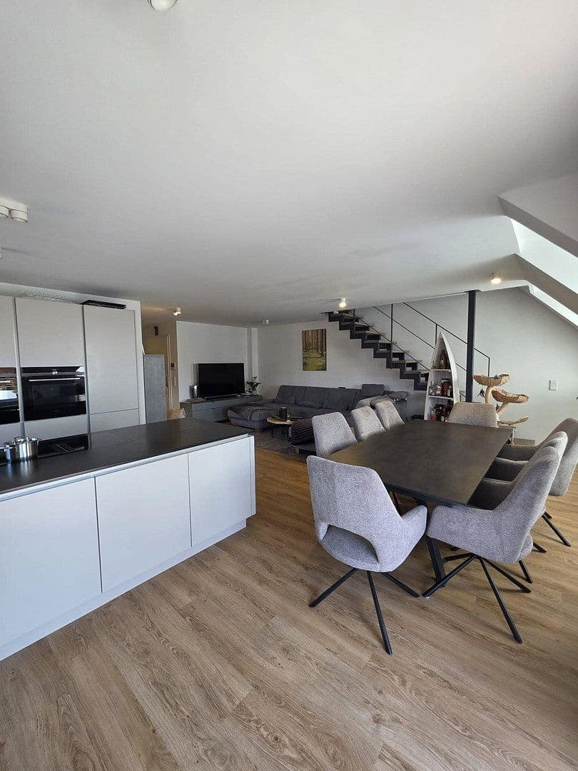 Pronájem bytu 4+kk 110 m², Krähenstraße 7, Fellbach, Bádensko-Württembersko Pronájem bytu 4+kk 110 m², Krähenstraße 7, Fellbach, Bádensko-Württembersko