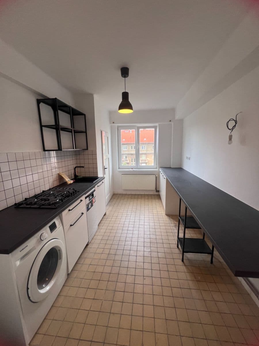 Pronájem bytu 2+1 70 m², Amurská, Praha, Praha Pronájem bytu 2+1 70 m², Amurská, Praha, Praha