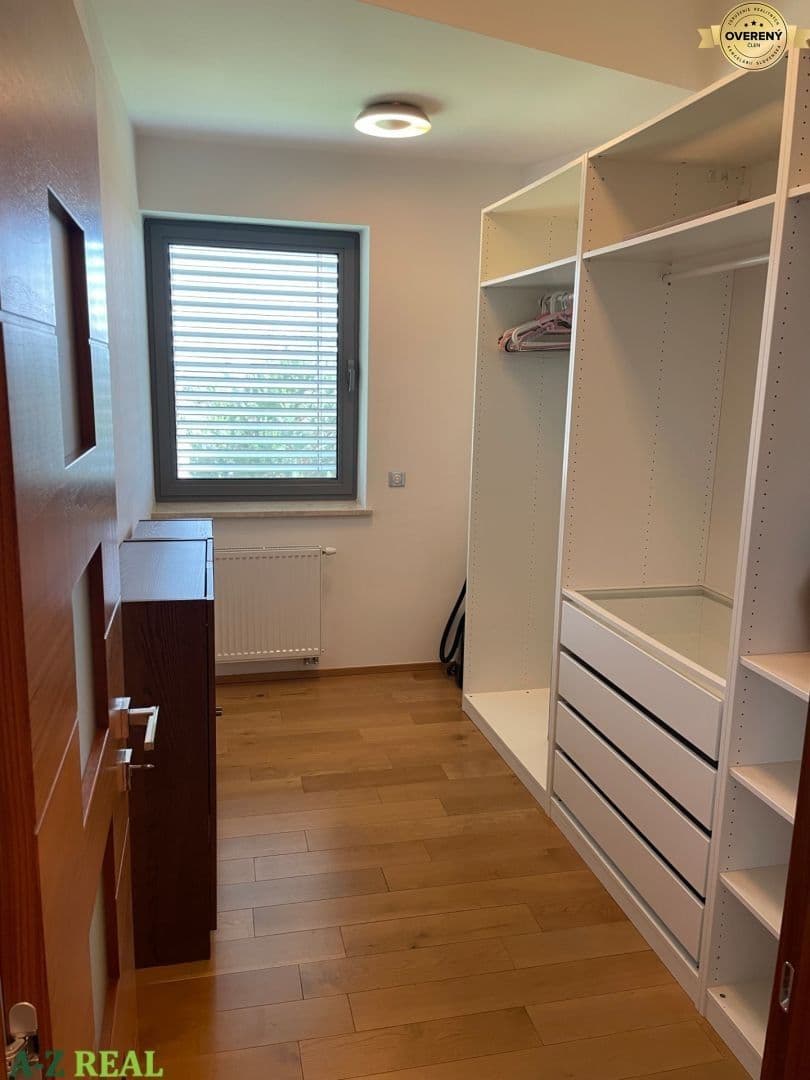Pronájem bytu 5+1 170 m², Kráľovské údolie, Bratislava - mestská časť Staré Mesto, Bratislavský kraj Pronájem bytu 5+1 170 m², Kráľovské údolie, Bratislava - mestská časť Staré Mesto, Bratislavský kraj