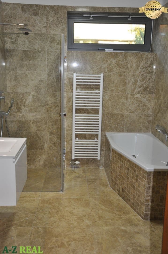 Pronájem bytu 5+1 170 m², Kráľovské údolie, Bratislava - mestská časť Staré Mesto, Bratislavský kraj Pronájem bytu 5+1 170 m², Kráľovské údolie, Bratislava - mestská časť Staré Mesto, Bratislavský kraj