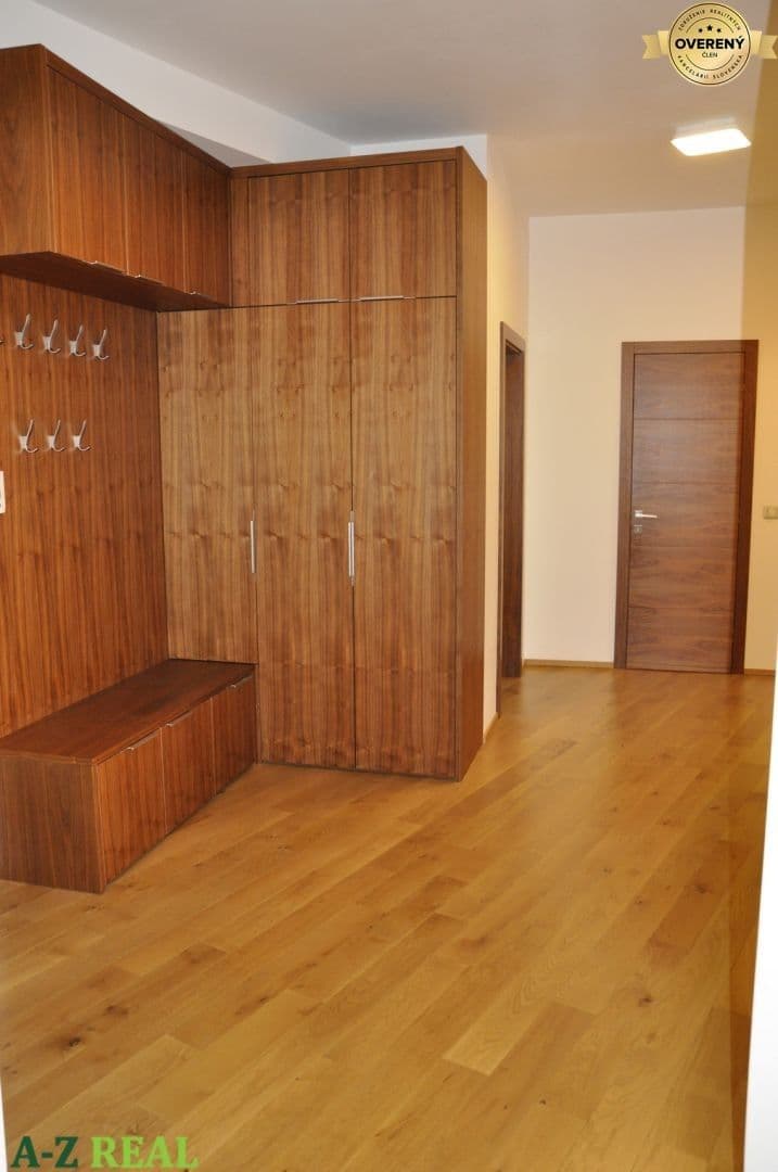 Pronájem bytu 5+1 170 m², Kráľovské údolie, Bratislava - mestská časť Staré Mesto, Bratislavský kraj Pronájem bytu 5+1 170 m², Kráľovské údolie, Bratislava - mestská časť Staré Mesto, Bratislavský kraj