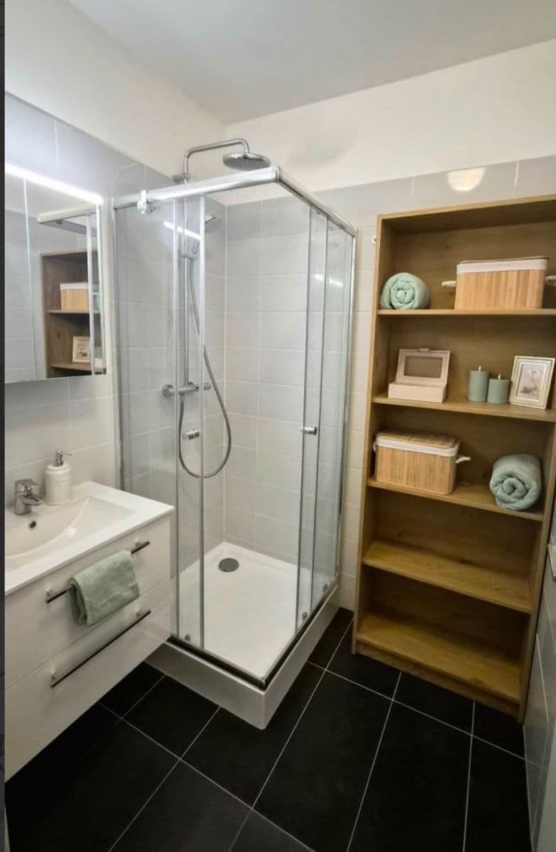Pronájem bytu 2+kk 58 m², Zlochova, Praha, Praha Pronájem bytu 2+kk 58 m², Zlochova, Praha, Praha