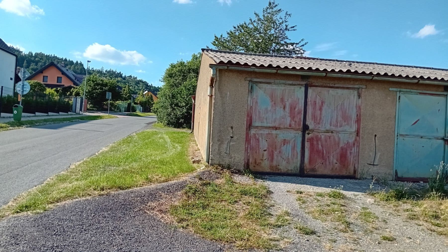 Prodej garáže 23 m², Mníšek pod Brdy, Středočeský kraj Prodej garáže 23 m², Mníšek pod Brdy, Středočeský kraj