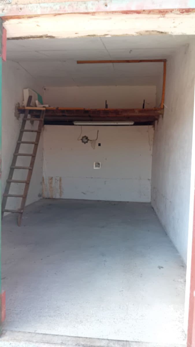 Prodej garáže 23 m², Mníšek pod Brdy, Středočeský kraj Prodej garáže 23 m², Mníšek pod Brdy, Středočeský kraj