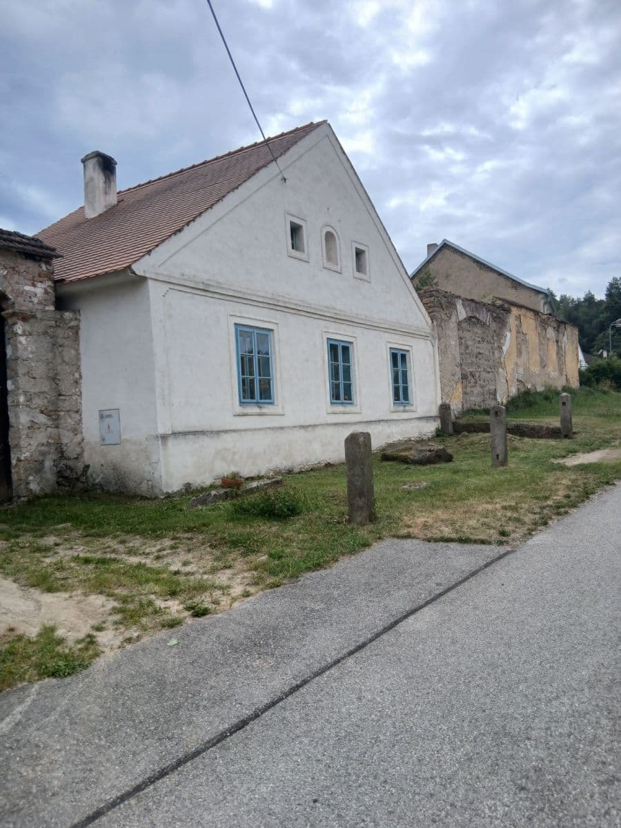 Prodej domu 95 m², pozemek 2.793 m², Slavonice, Jihočeský kraj Prodej domu 95 m², pozemek 2.793 m², Slavonice, Jihočeský kraj