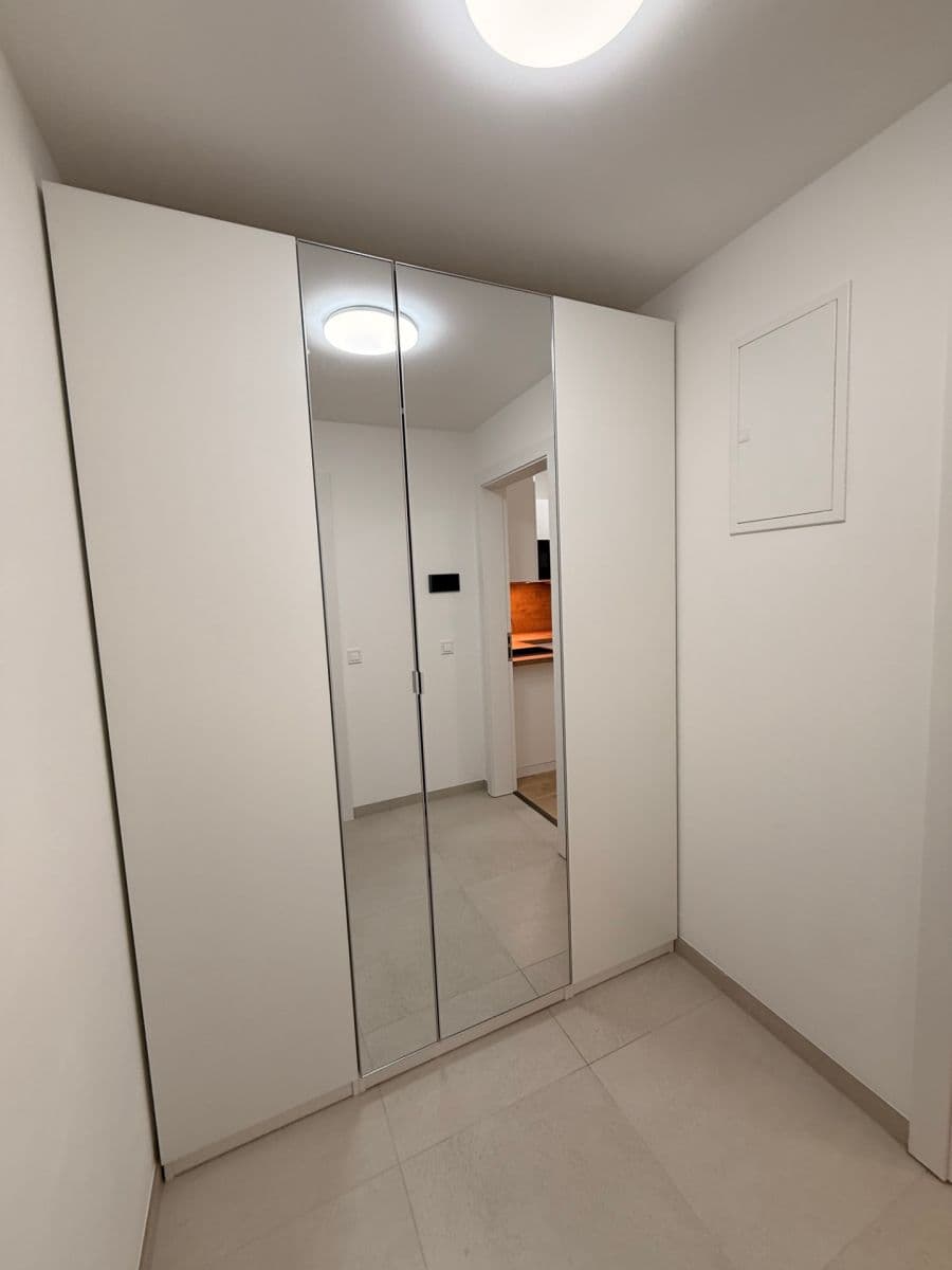 Pronájem bytu 1+kk 34 m², Roháčova, Praha, Praha Pronájem bytu 1+kk 34 m², Roháčova, Praha, Praha