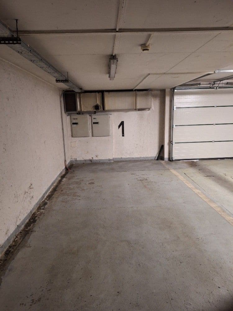 Pronájem garáže 15 m², Pod Parukářkou, Praha, Praha Pronájem garáže 15 m², Pod Parukářkou, Praha, Praha