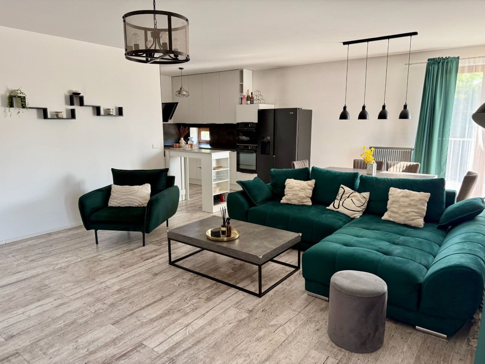 Prodej bytu 3+kk 110 m², Lomená, Zbuzany, Středočeský kraj Prodej bytu 3+kk 110 m², Lomená, Zbuzany, Středočeský kraj