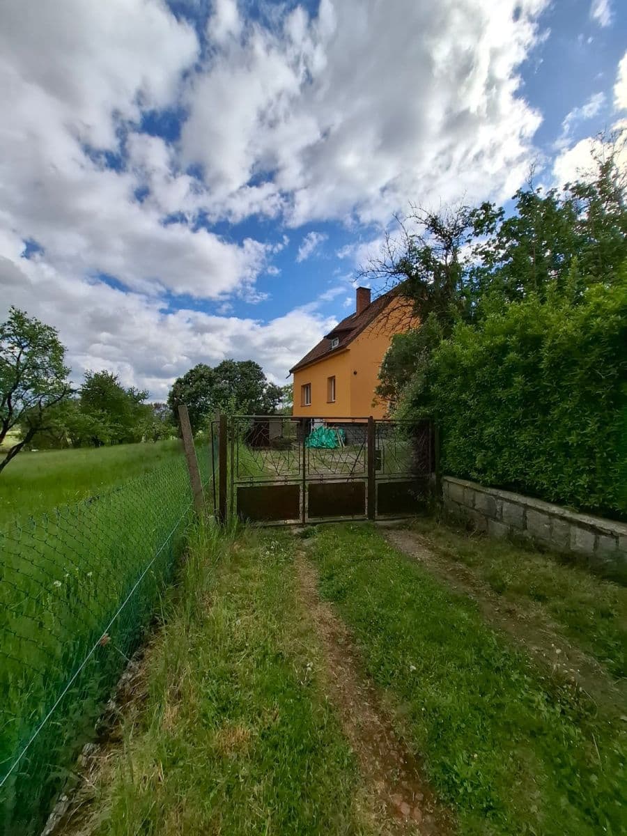Prodej domu 178 m², pozemek 1.514 m², Nalžovice, Středočeský kraj Prodej domu 178 m², pozemek 1.514 m², Nalžovice, Středočeský kraj