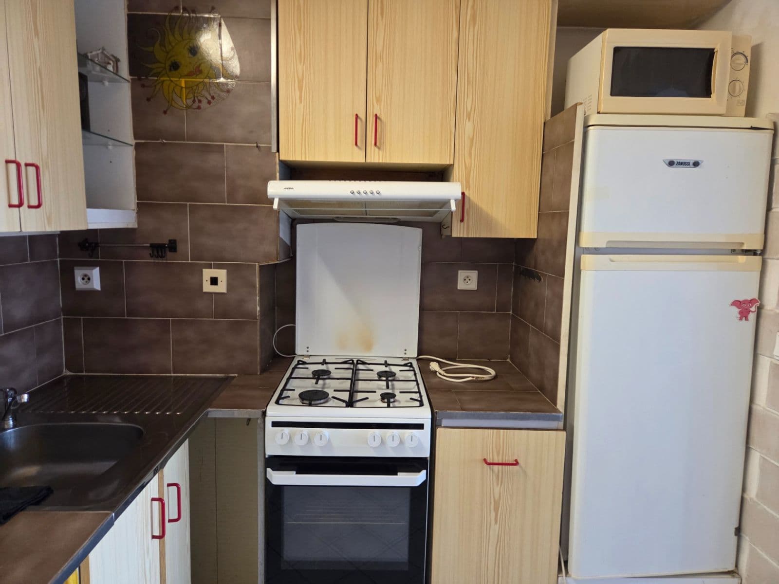 Prodej bytu 2+kk 42 m², Sportovní, Mělník, Středočeský kraj Prodej bytu 2+kk 42 m², Sportovní, Mělník, Středočeský kraj