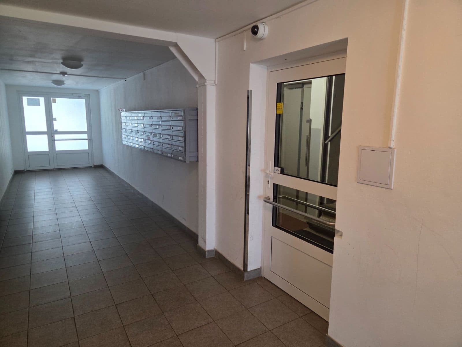 Prodej bytu 2+kk 42 m², Sportovní, Mělník, Středočeský kraj Prodej bytu 2+kk 42 m², Sportovní, Mělník, Středočeský kraj