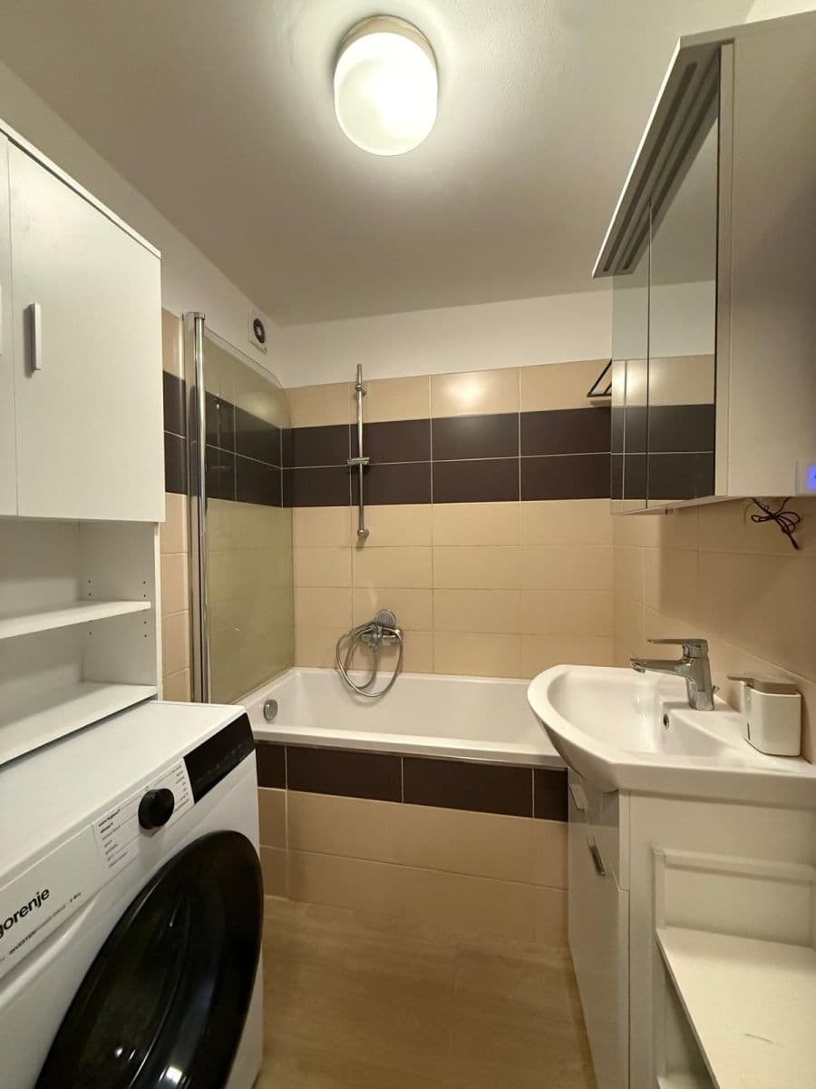 Pronájem bytu 3+kk 70 m², Pod Jarovem, Praha, Praha Pronájem bytu 3+kk 70 m², Pod Jarovem, Praha, Praha
