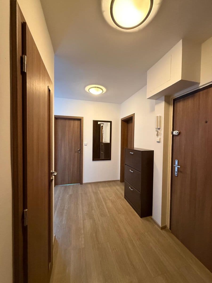 Pronájem bytu 3+kk 70 m², Pod Jarovem, Praha, Praha Pronájem bytu 3+kk 70 m², Pod Jarovem, Praha, Praha