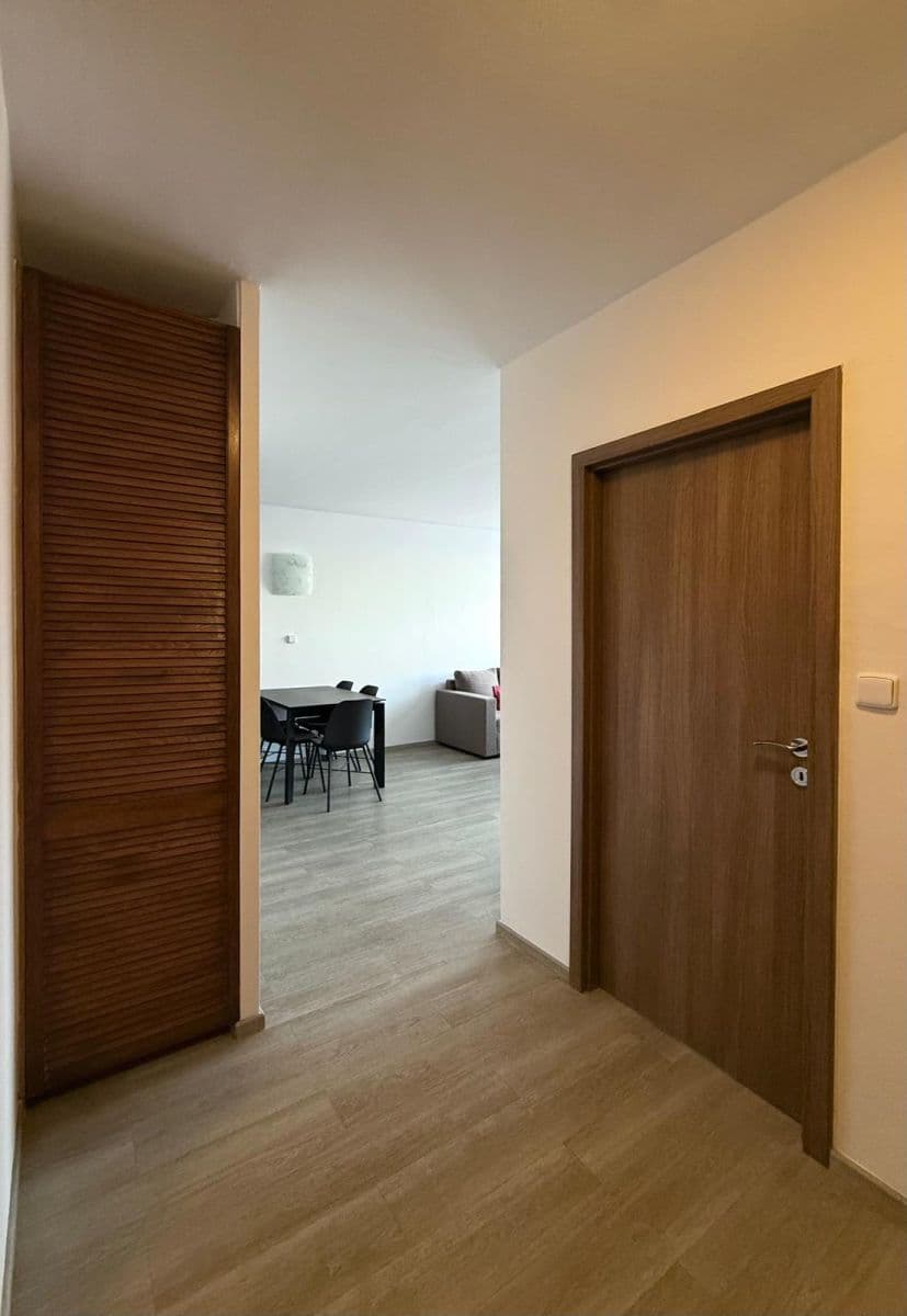Pronájem bytu 3+kk 70 m², Pod Jarovem, Praha, Praha Pronájem bytu 3+kk 70 m², Pod Jarovem, Praha, Praha