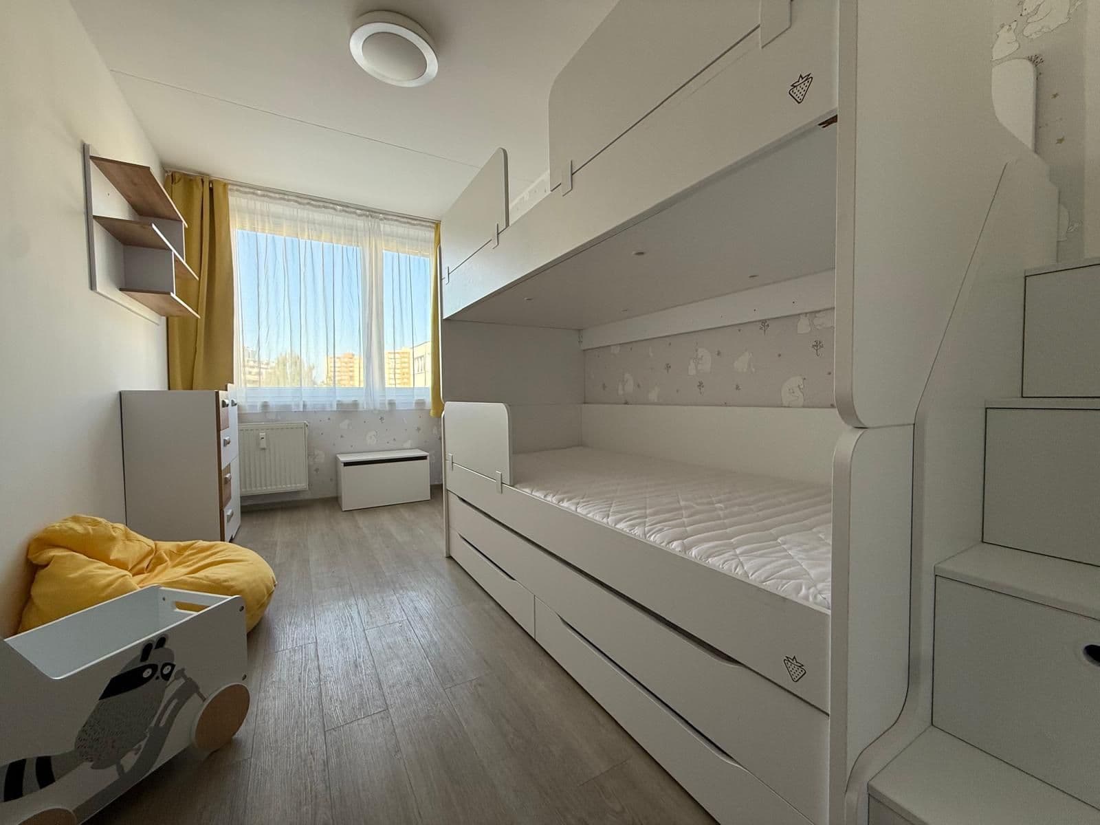 Pronájem bytu 3+kk 70 m², Pod Jarovem, Praha, Praha Pronájem bytu 3+kk 70 m², Pod Jarovem, Praha, Praha