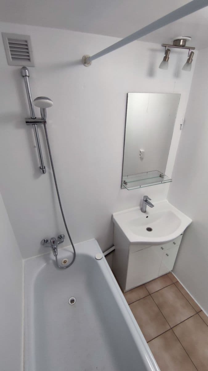Pronájem bytu 2+1 54 m², Okružní, Prostějov, Olomoucký kraj Pronájem bytu 2+1 54 m², Okružní, Prostějov, Olomoucký kraj