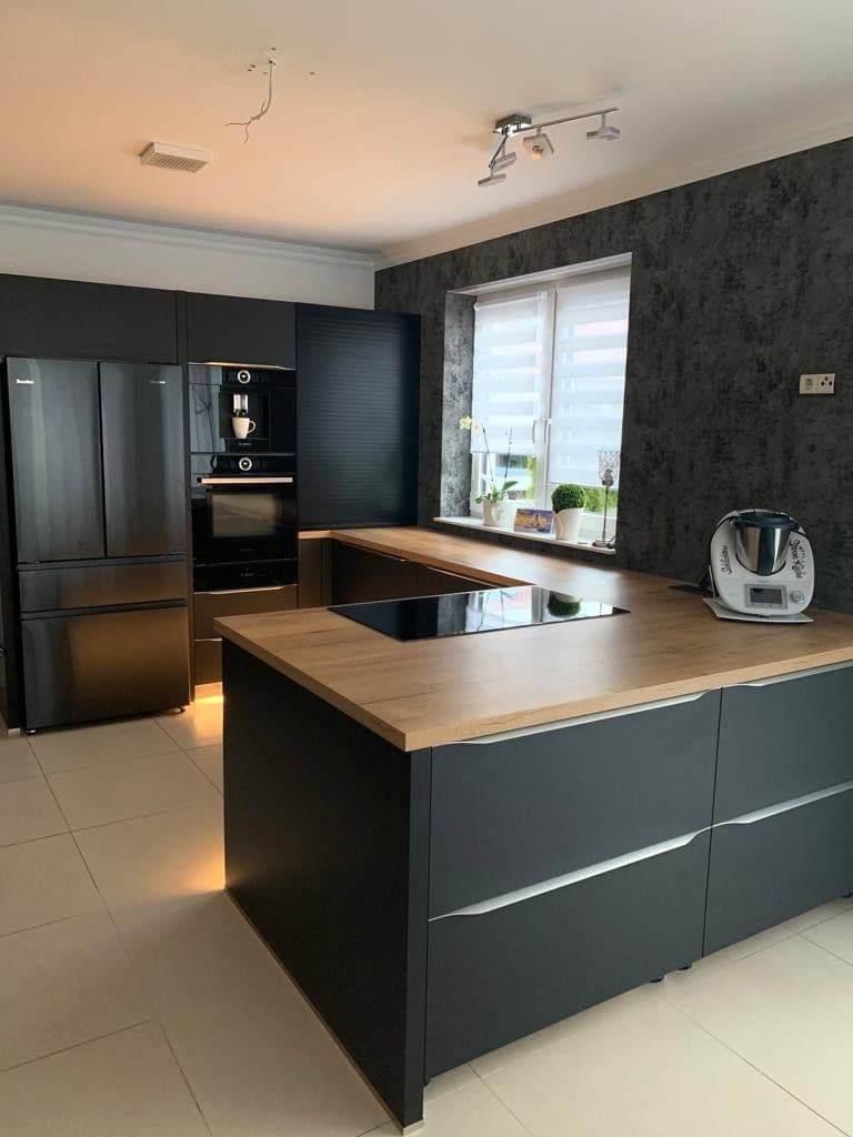 Prodej domu 367 m², pozemek 950 m², Hiddenhausen, Severní Porýní-Vestfálsko Prodej domu 367 m², pozemek 950 m², Hiddenhausen, Severní Porýní-Vestfálsko