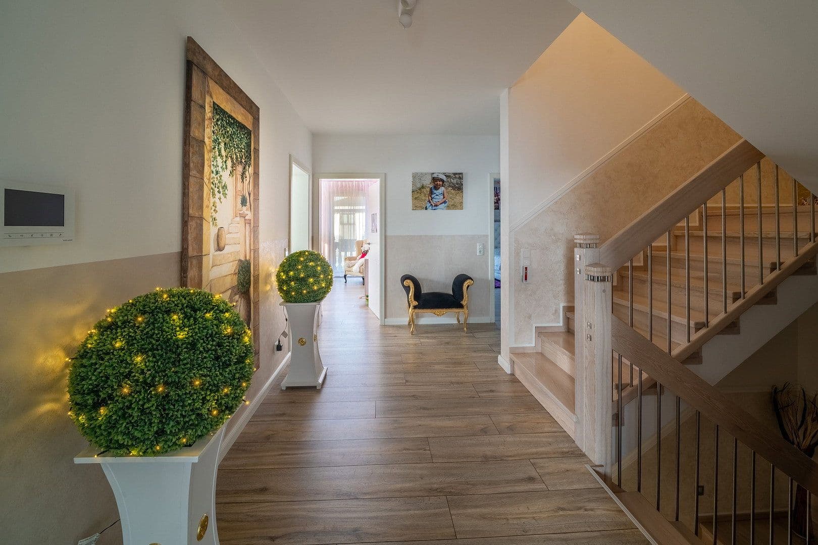 Prodej domu 367 m², pozemek 950 m², Hiddenhausen, Severní Porýní-Vestfálsko Prodej domu 367 m², pozemek 950 m², Hiddenhausen, Severní Porýní-Vestfálsko