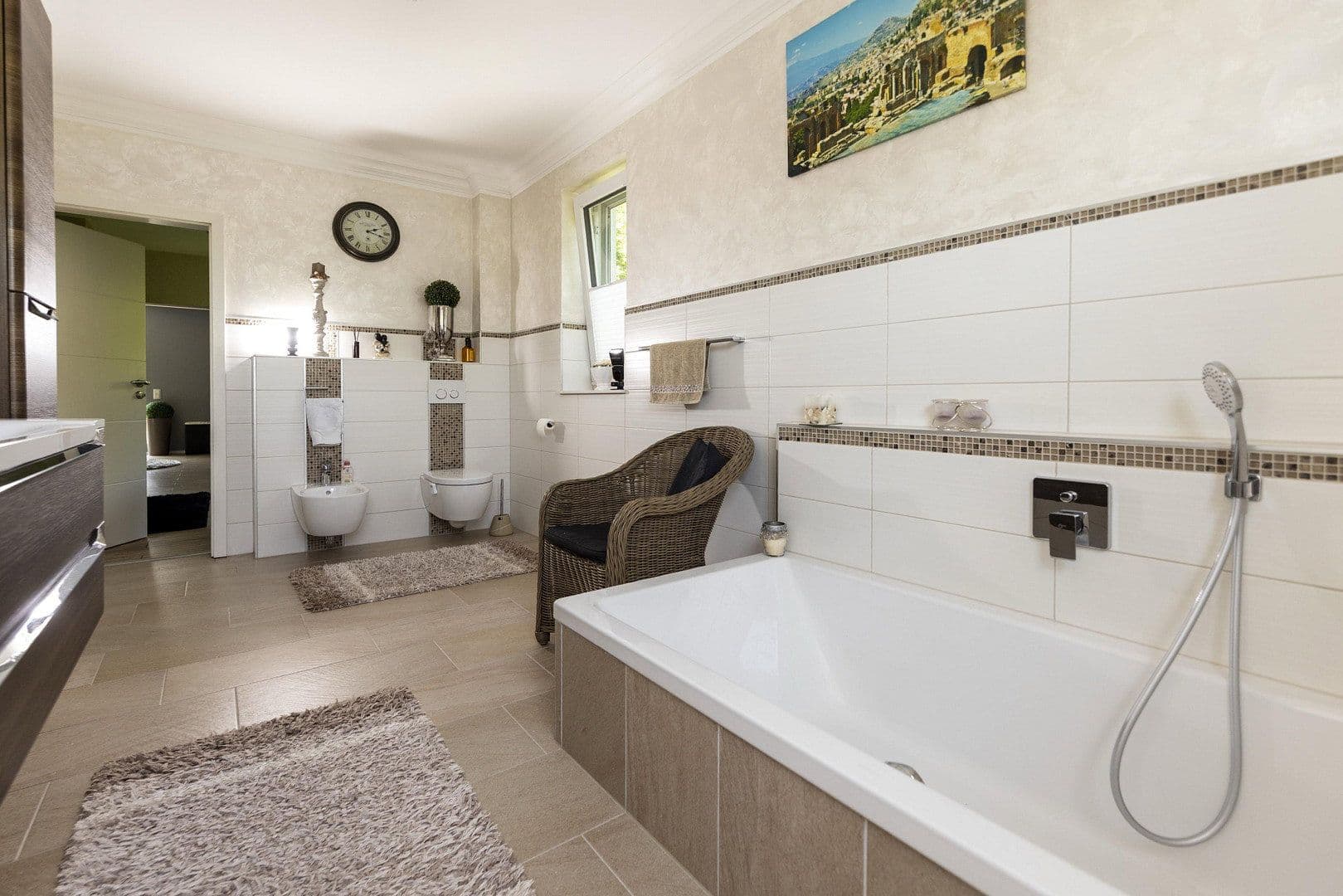Prodej domu 367 m², pozemek 950 m², Hiddenhausen, Severní Porýní-Vestfálsko Prodej domu 367 m², pozemek 950 m², Hiddenhausen, Severní Porýní-Vestfálsko