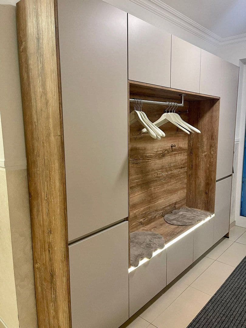 Prodej domu 367 m², pozemek 950 m², Hiddenhausen, Severní Porýní-Vestfálsko Prodej domu 367 m², pozemek 950 m², Hiddenhausen, Severní Porýní-Vestfálsko