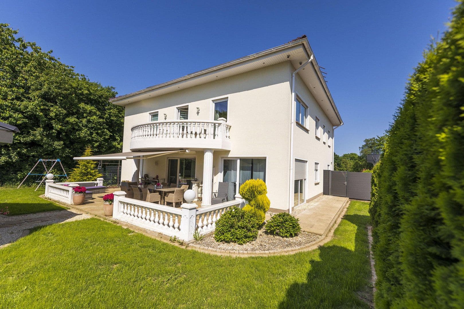 Prodej domu 367 m², pozemek 950 m², Hiddenhausen, Severní Porýní-Vestfálsko Prodej domu 367 m², pozemek 950 m², Hiddenhausen, Severní Porýní-Vestfálsko