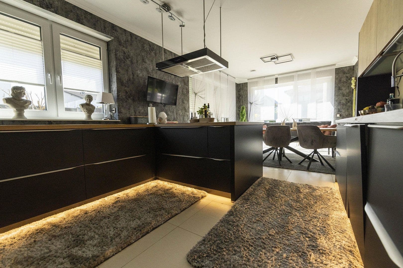 Prodej domu 367 m², pozemek 950 m², Hiddenhausen, Severní Porýní-Vestfálsko Prodej domu 367 m², pozemek 950 m², Hiddenhausen, Severní Porýní-Vestfálsko