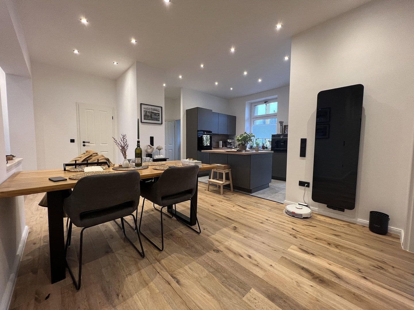 Pronájem bytu 4+1 96 m², Barbarossastraße 86, Chemnitz, Sasko Pronájem bytu 4+1 96 m², Barbarossastraße 86, Chemnitz, Sasko