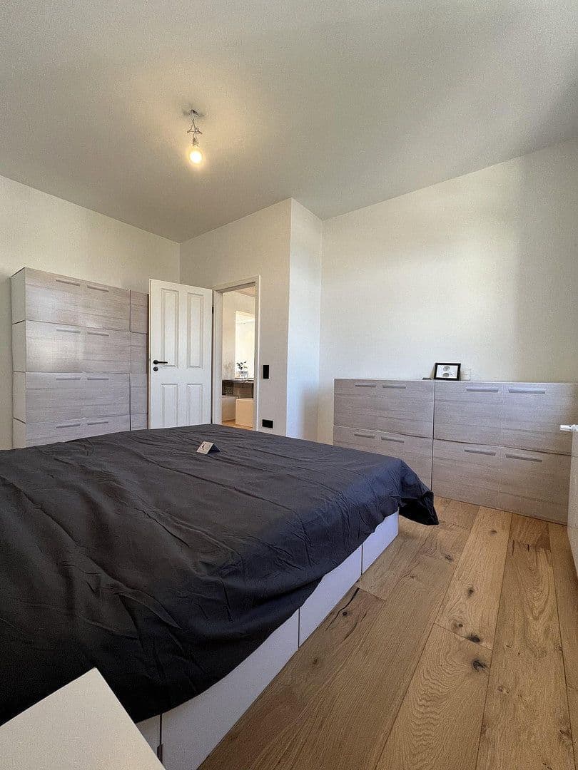 Pronájem bytu 4+1 96 m², Barbarossastraße 86, Chemnitz, Sasko Pronájem bytu 4+1 96 m², Barbarossastraße 86, Chemnitz, Sasko