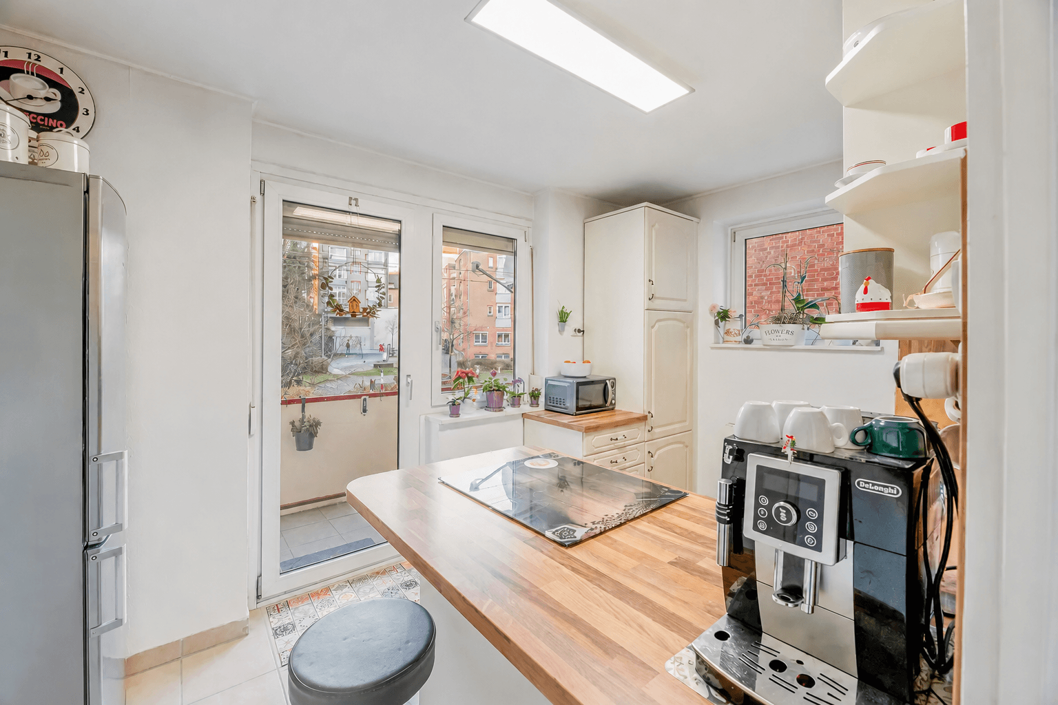 Pronájem bytu 3+1 82 m², Rötestraße 65, Stuttgart, Bádensko-Württembersko Pronájem bytu 3+1 82 m², Rötestraße 65, Stuttgart, Bádensko-Württembersko