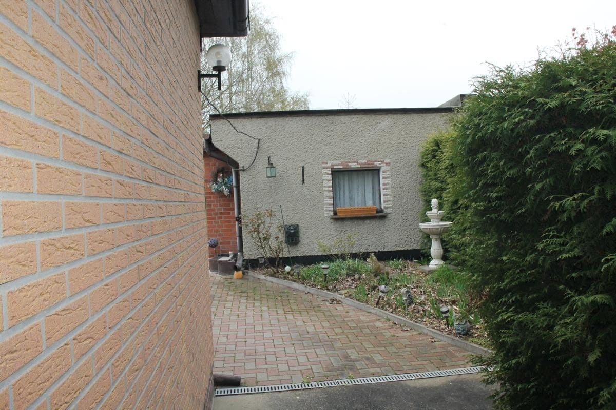 Prodej domu 63 m², pozemek 935 m², Berlin, Berlín Prodej domu 63 m², pozemek 935 m², Berlin, Berlín