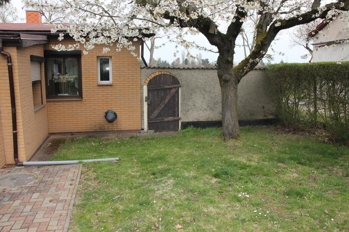 Prodej domu 63 m², pozemek 935 m², Berlin, Berlín Prodej domu 63 m², pozemek 935 m², Berlin, Berlín