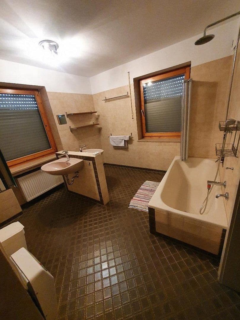 Pronájem domu 240 m², pozemek 800 m², Hinter den Gärten 7, Wertingen, Bavorsko Pronájem domu 240 m², pozemek 800 m², Hinter den Gärten 7, Wertingen, Bavorsko