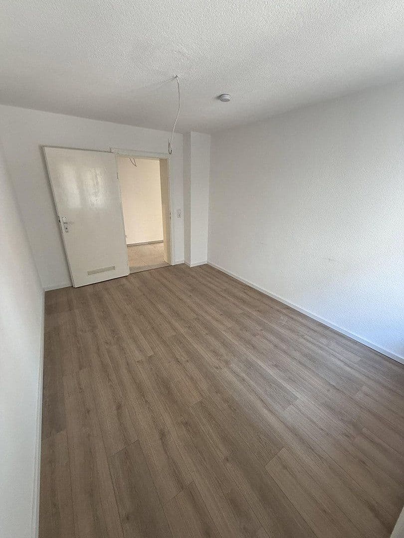 Pronájem bytu 4+1 95 m², Karlsruhe, Bádensko-Württembersko Pronájem bytu 4+1 95 m², Karlsruhe, Bádensko-Württembersko