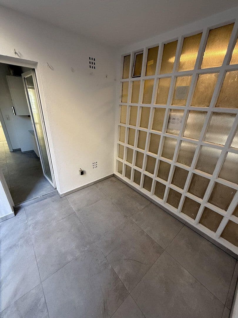 Pronájem bytu 4+1 95 m², Karlsruhe, Bádensko-Württembersko Pronájem bytu 4+1 95 m², Karlsruhe, Bádensko-Württembersko