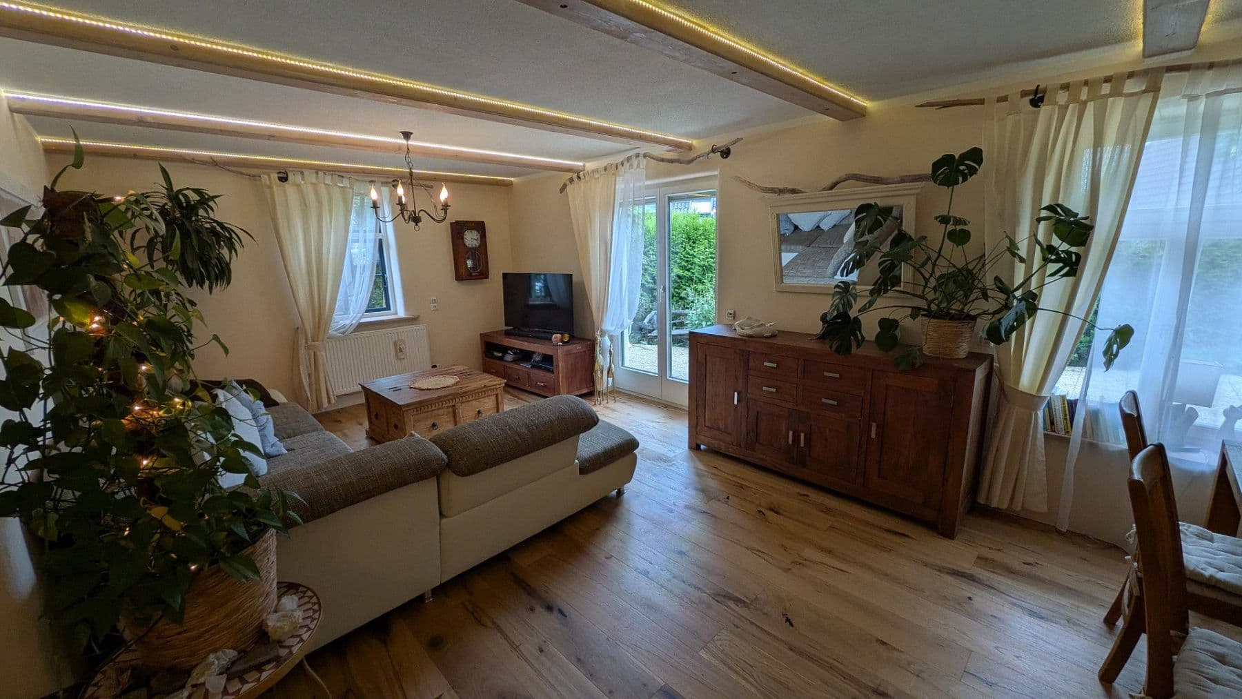 Prodej domu 207 m², pozemek 1.091 m², Chemnitz, Sasko Prodej domu 207 m², pozemek 1.091 m², Chemnitz, Sasko