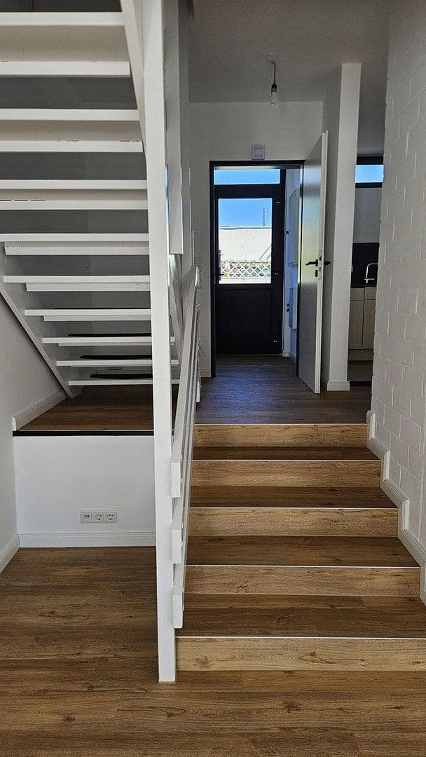 Pronájem domu 105 m², pozemek 140 m², Delmenhorst, Dolní Sasko Pronájem domu 105 m², pozemek 140 m², Delmenhorst, Dolní Sasko
