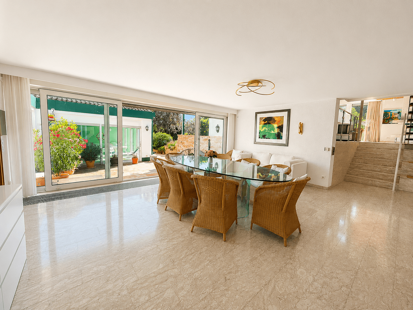Prodej domu 300 m², pozemek 1.170 m², Mandelring 250, Neustadt, Porýní-Falc Prodej domu 300 m², pozemek 1.170 m², Mandelring 250, Neustadt, Porýní-Falc