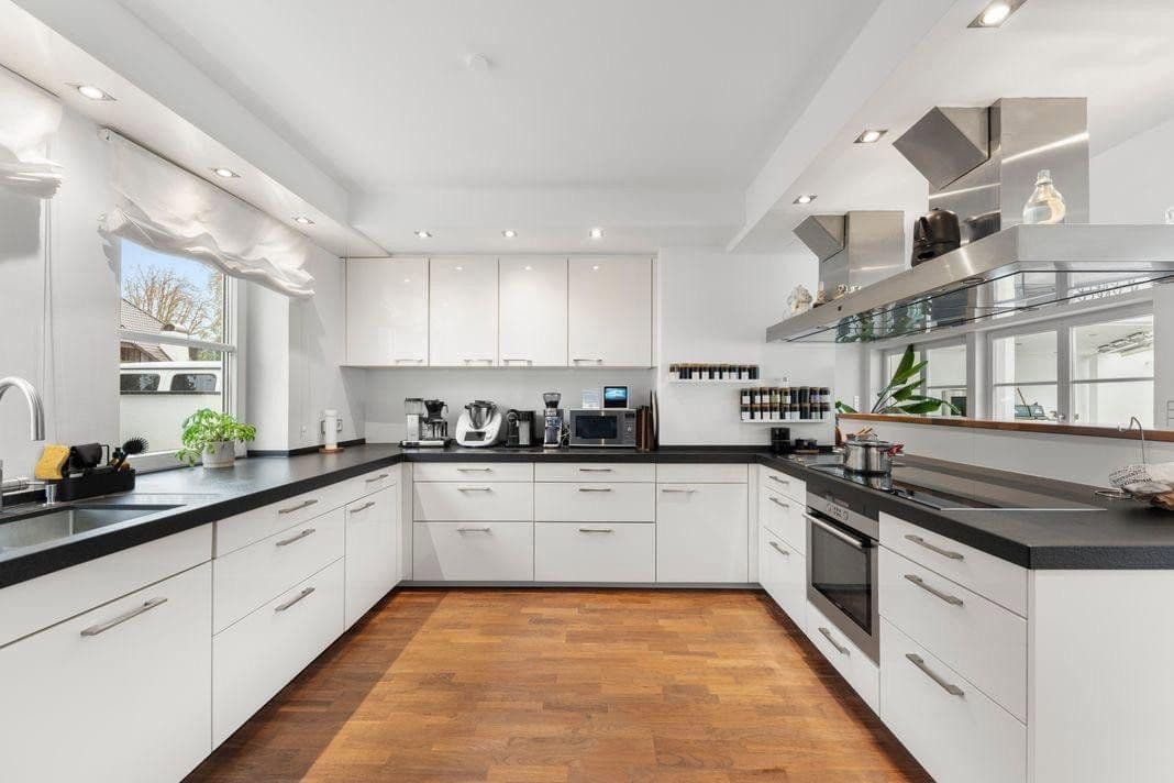 Prodej domu 405 m², pozemek 1.160 m², München, Bavorsko Prodej domu 405 m², pozemek 1.160 m², München, Bavorsko