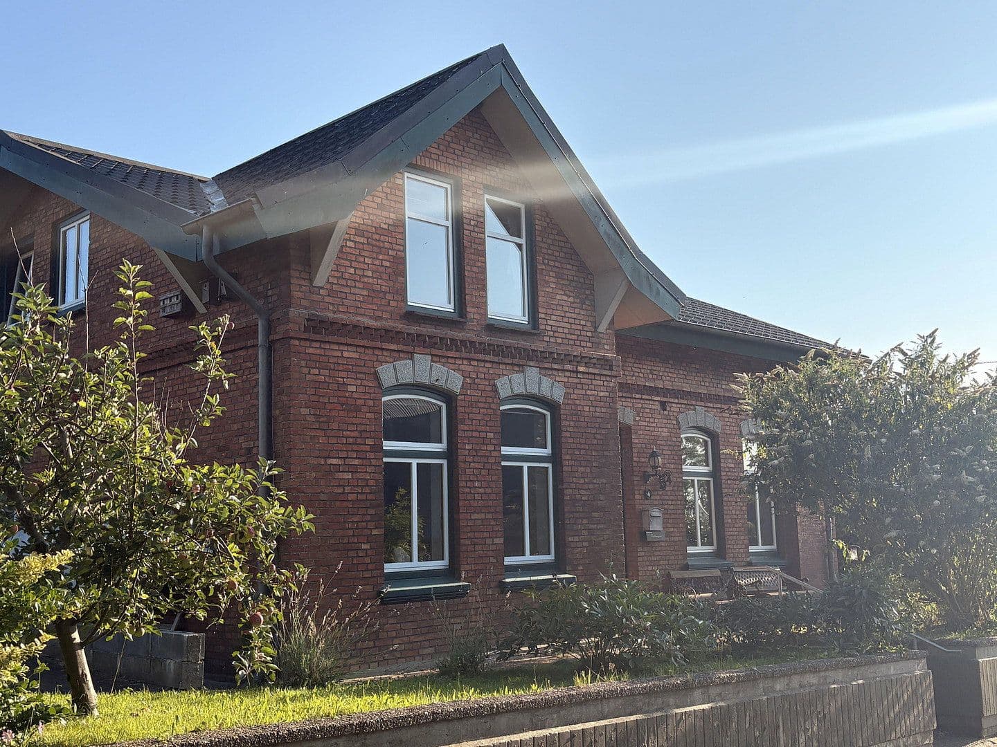 Prodej domu 150 m², pozemek 446 m², Bahnhofstraße 4, Wohlde, Šlesvicko-Holštýnsko Prodej domu 150 m², pozemek 446 m², Bahnhofstraße 4, Wohlde, Šlesvicko-Holštýnsko