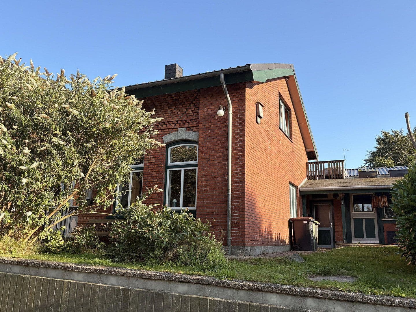 Prodej domu 150 m², pozemek 446 m², Bahnhofstraße 4, Wohlde, Šlesvicko-Holštýnsko Prodej domu 150 m², pozemek 446 m², Bahnhofstraße 4, Wohlde, Šlesvicko-Holštýnsko