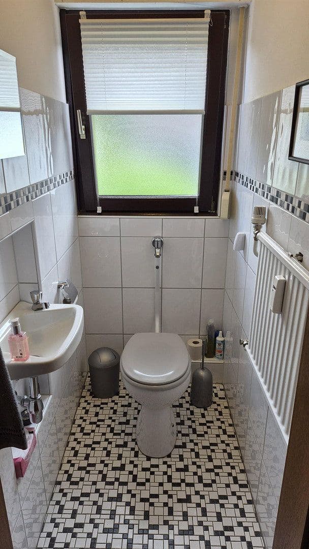 Pronájem bytu 4+1 77 m², Hindenburgstr. 23, Engelskirchen, Severní Porýní-Vestfálsko Pronájem bytu 4+1 77 m², Hindenburgstr. 23, Engelskirchen, Severní Porýní-Vestfálsko