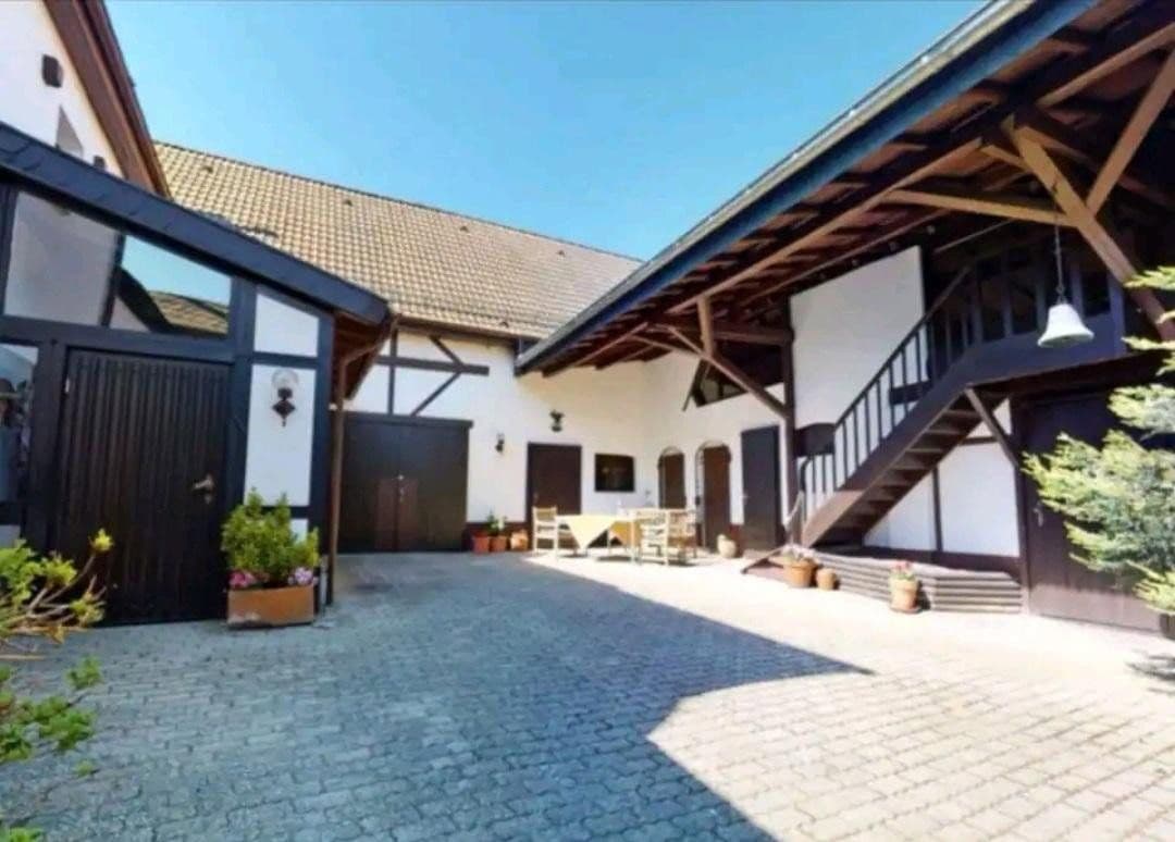 Prodej domu 354 m², pozemek 1.120 m², Nettersheim, Severní Porýní-Vestfálsko Prodej domu 354 m², pozemek 1.120 m², Nettersheim, Severní Porýní-Vestfálsko