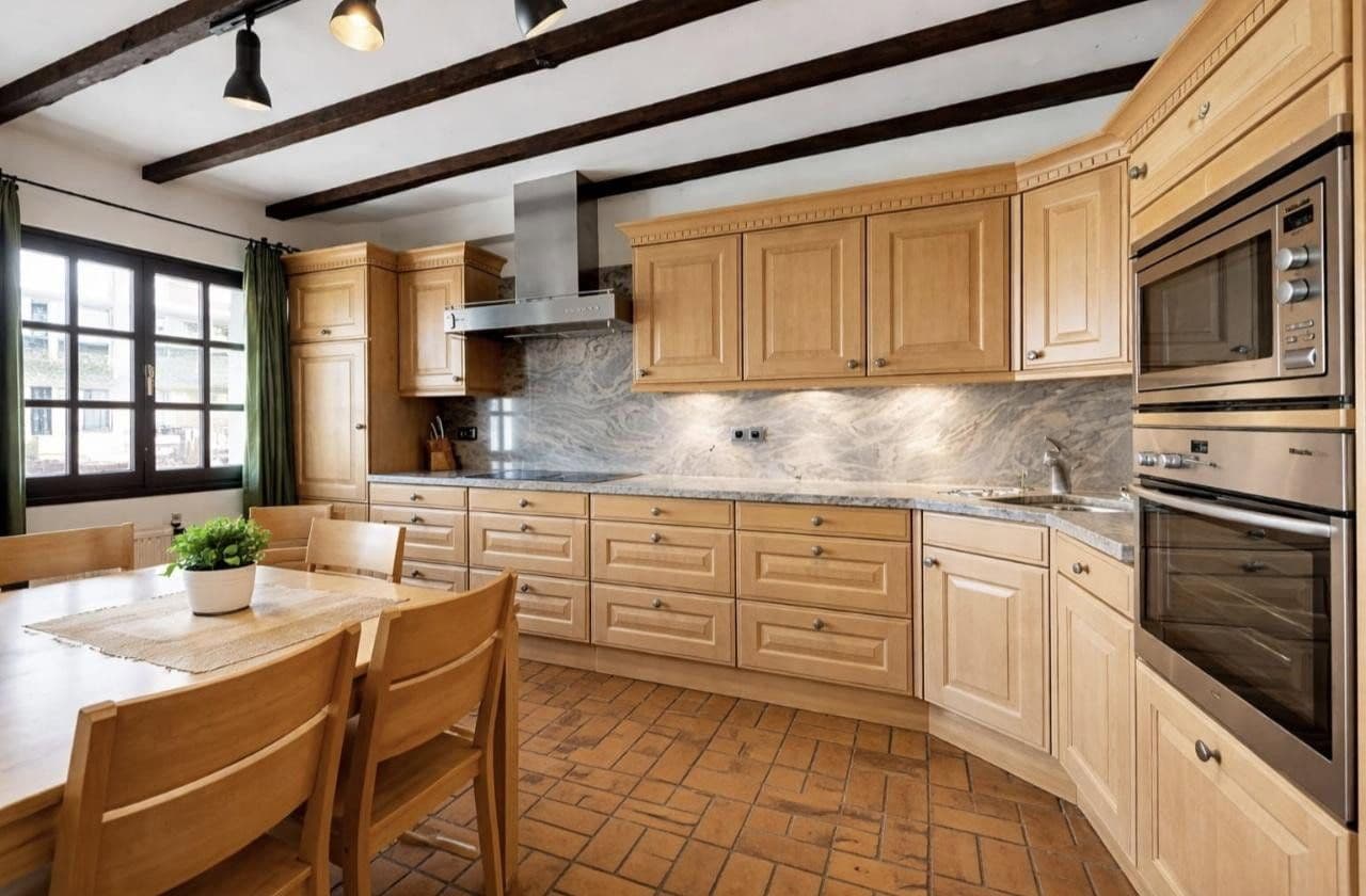 Prodej domu 354 m², pozemek 1.120 m², Nettersheim, Severní Porýní-Vestfálsko Prodej domu 354 m², pozemek 1.120 m², Nettersheim, Severní Porýní-Vestfálsko