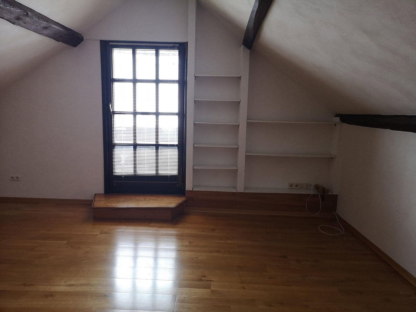 Prodej domu 354 m², pozemek 1.120 m², Nettersheim, Severní Porýní-Vestfálsko Prodej domu 354 m², pozemek 1.120 m², Nettersheim, Severní Porýní-Vestfálsko